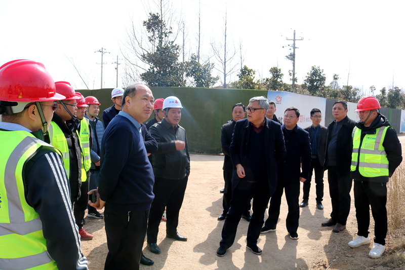 金寨縣委常委、常務(wù)副縣長汪洪濤一行到史河（金寨段）防洪提升工程-7#防汛大橋項(xiàng)目調(diào)研